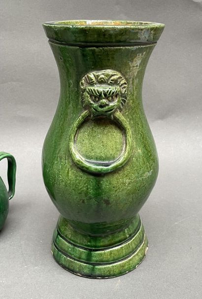 Ensemble de vases et théière en céramique...