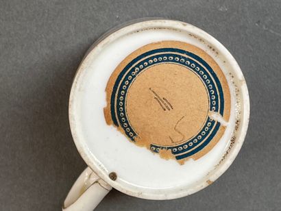 Petit pot à crème couvert en porcelaine à...