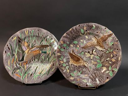GIEN
Deux assiettes en faïence du service...