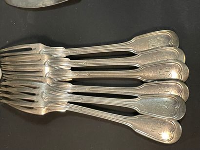 Lot de couverts en métal argenté comprenant...