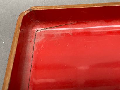Lot de laque du Japon : plateaux, coupe à...