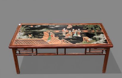Table basse dans le goût de la Chine, le...
