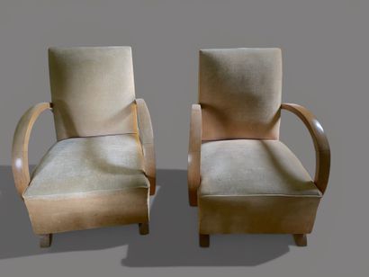 Paire de fauteuils confortables en bois clair
Style...
