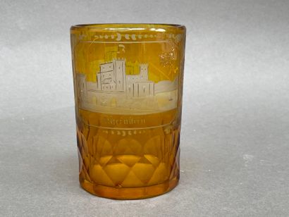 Verre et coupe en verre de Bohême teinté...