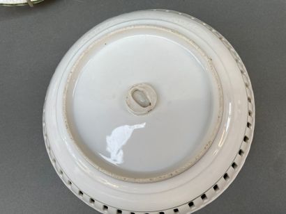 Lot de d'assiettes, coupelles, tasses en...