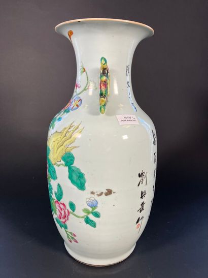 Chine, vers 1900, 
Paire de vases balsutres,...