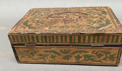 Coffret en marqueterie de paille à décor...