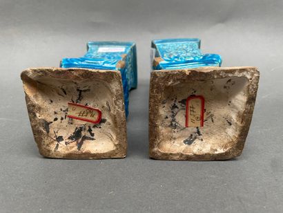 Trois coupes, Paire de vases cornets quadrangulaires...