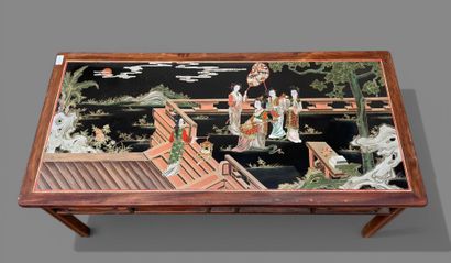 Table basse dans le goût de la Chine, le...