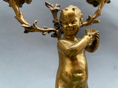 Paire de flambeaux à deux lumières en bronze...