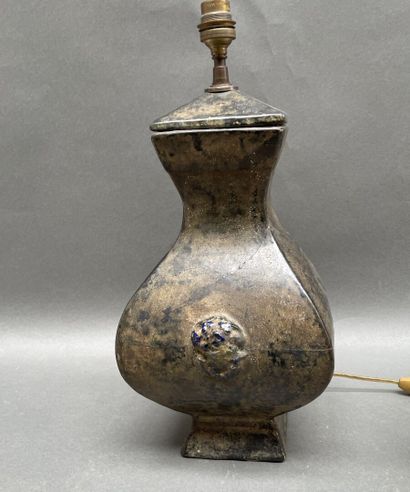 Vase de forme balustre en céramique émaillée...