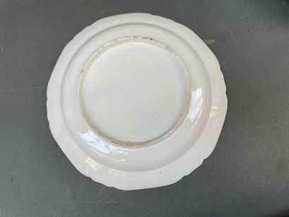 Lot de d'assiettes, coupelles, tasses en...