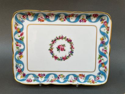 Lot de d'assiettes, coupelles, tasses en...