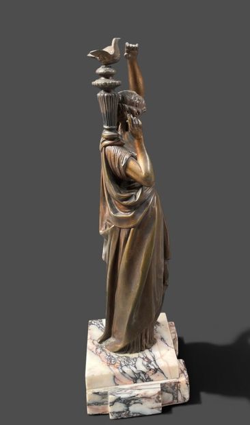 Jeune femme canéphore
Epreuve en bronze de...