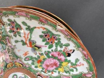 Ensemble en porcelaine de Canton à décor...