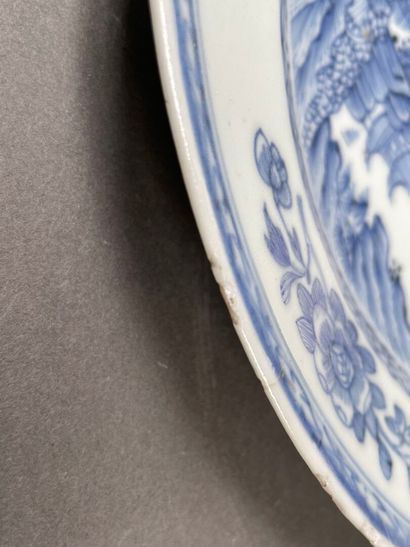 Paire d'assiettes en porcelaine à décor de...