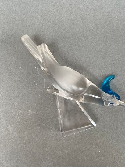 LALIQUE France
Deux oiseaux à crête bleue...