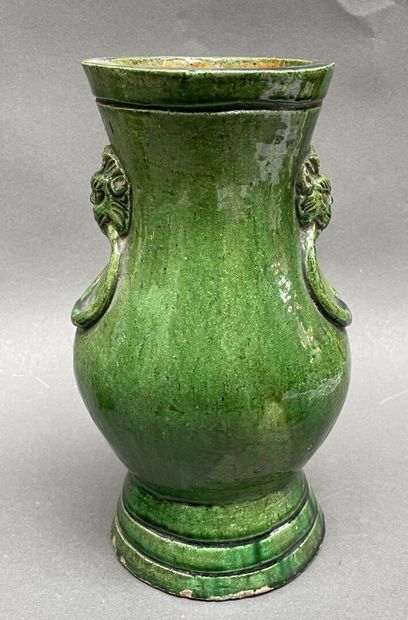 Ensemble de vases et théière en céramique...