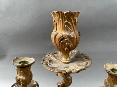Paire de candélabres en bronze doré à quatre...