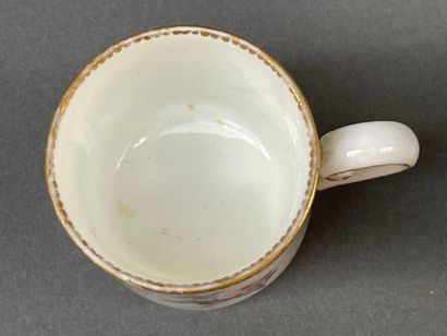 Petit pot à crème couvert en porcelaine à...