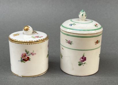Petit pot à crème couvert en porcelaine à...