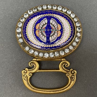 Boucle de ceinture en métal doré ornée d'une...