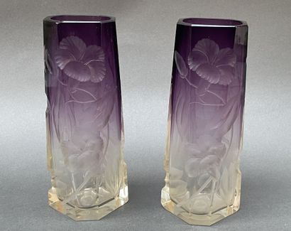 Cristallerie MOSER KARLSBAD
Paire de vases...