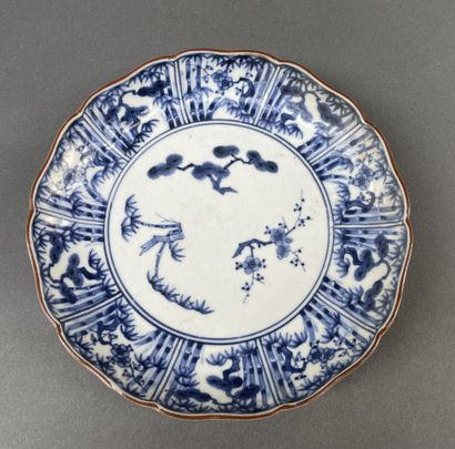 Jatte en porcelaine à décor en camaïeu bleu...