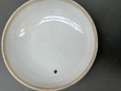 Dans le goût de MEISSEN
Bonbonnière lenticulaire...