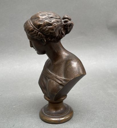 Henri HUPPE (1855-1911)
Pichet en étain à...