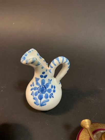 Lot de vaisselle en porcelaine comprenant...