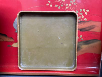 Lot de laque du Japon : plateaux, coupe à...