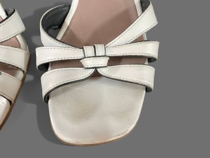 Diane VON FURSTENBERG
Pair of white leather...