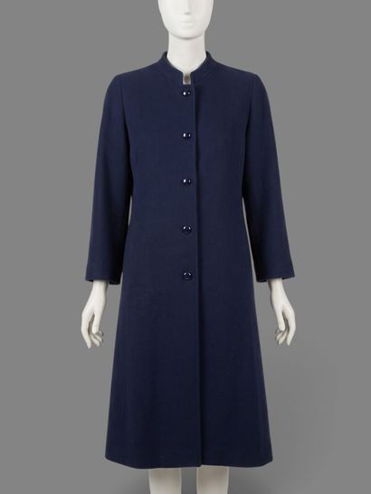 GIVENCHY 5
Navy blue wool coat, single-breasted,...