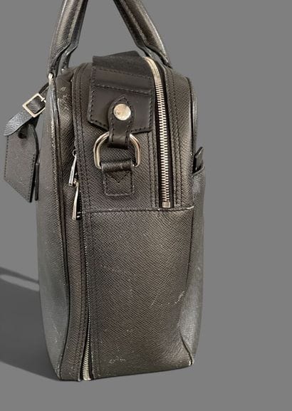 Louis VUITTON circa 2017 
Taïga leather briefcase...