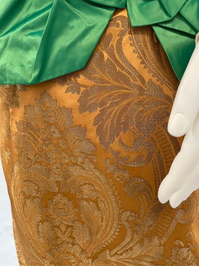 UNGARO Parallèle 
Set consisting of a pleated...
