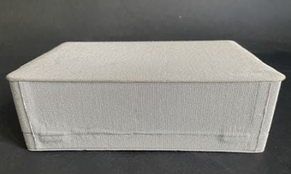 HERMES
Case lined with gray fabric
6.5 x...