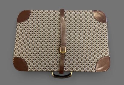 GOYARD
Set of 2 suitcases made of brown leather...