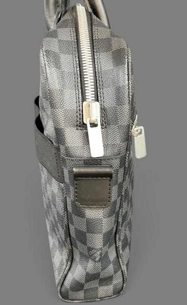 Louis VUITTON circa 2017 
