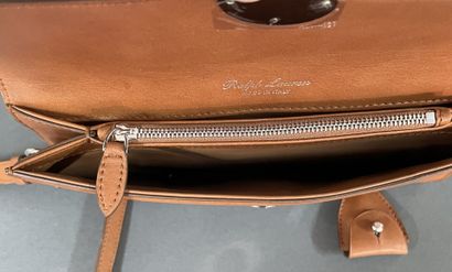 Ralph LAUREN 
25 cm camel leather clutch...