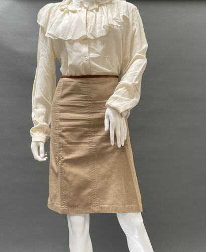 RALPH LAUREN
Straight-cut beige cotton skirt...