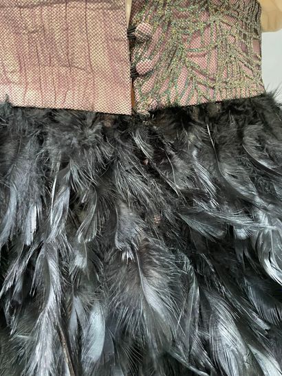 CELIA VELA PARA AGUA DE SEVILLA
Black feather...