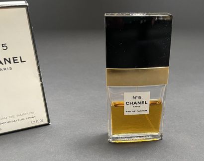 CHANEL
Perfume set:
-Cristalle Eau de Parfum,...