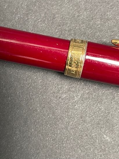 PARKER
-Parker Sonnet fountain pen, red lacquer...