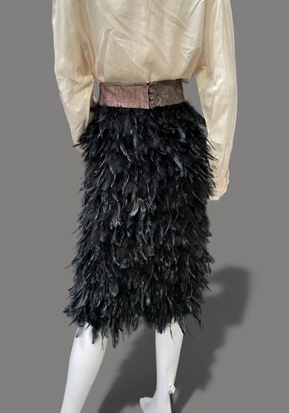 CELIA VELA PARA AGUA DE SEVILLA
Black feather...