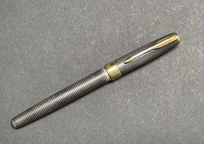 PARKER
-Parker Sonnet fountain pen, red lacquer...