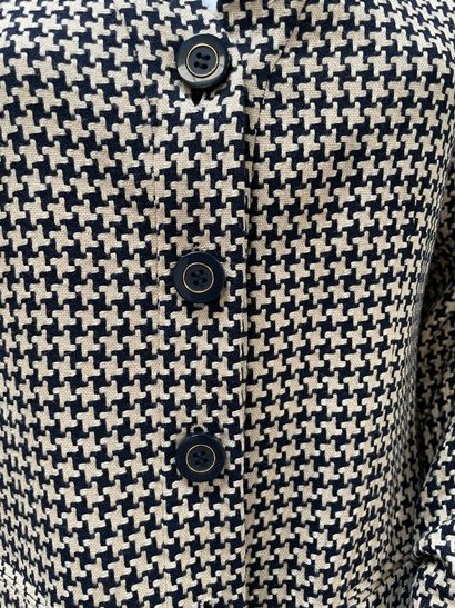 Giorgio ARMANI 
Black and ecru houndstooth...