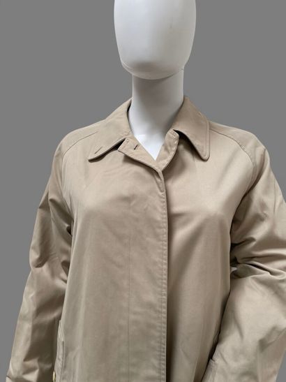 BURBERRYS
Beige cotton gabardine trench coat,...