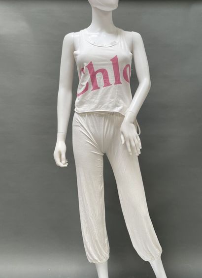 CHLOE
White cotton sports set, including...