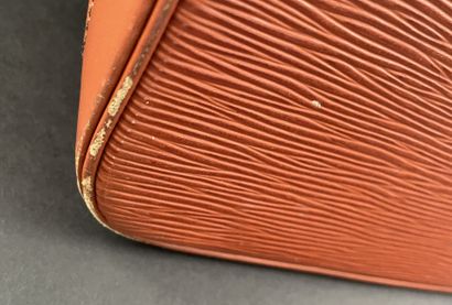 Louis VUITTON, circa 1996
Alma bag in camel-colored...
